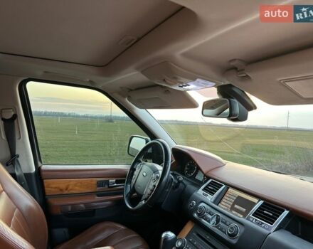 Білий Ленд Ровер Range Rover Sport, об'ємом двигуна 5 л та пробігом 171 тис. км за 16000 $, фото 31 на Automoto.ua