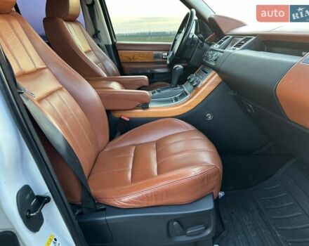 Білий Ленд Ровер Range Rover Sport, об'ємом двигуна 5 л та пробігом 171 тис. км за 16000 $, фото 29 на Automoto.ua