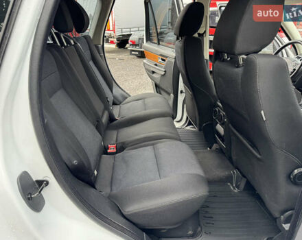 Белый Ленд Ровер Рендж Ровер Спорт, объемом двигателя 2.99 л и пробегом 320 тыс. км за 15000 $, фото 22 на Automoto.ua