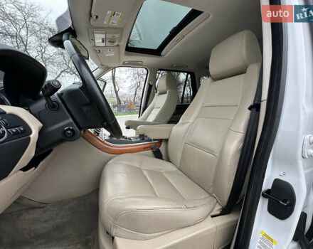 Білий Ленд Ровер Range Rover Sport, об'ємом двигуна 5 л та пробігом 120 тис. км за 13500 $, фото 62 на Automoto.ua