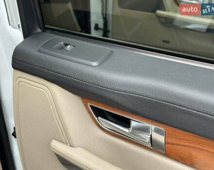 Білий Ленд Ровер Range Rover Sport, об'ємом двигуна 5 л та пробігом 120 тис. км за 15500 $, фото 40 на Automoto.ua