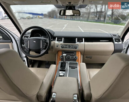 Білий Ленд Ровер Range Rover Sport, об'ємом двигуна 5 л та пробігом 120 тис. км за 13500 $, фото 48 на Automoto.ua