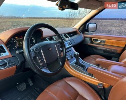 Білий Ленд Ровер Range Rover Sport, об'ємом двигуна 5 л та пробігом 171 тис. км за 16000 $, фото 18 на Automoto.ua