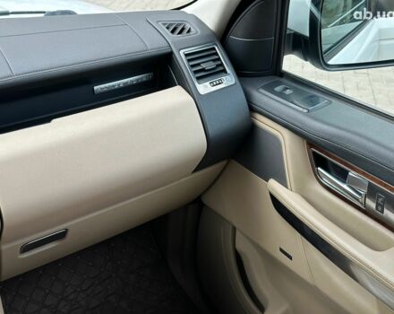 Білий Ленд Ровер Range Rover Sport, об'ємом двигуна 3 л та пробігом 310 тис. км за 13740 $, фото 23 на Automoto.ua