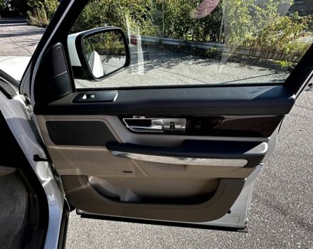 Ленд Ровер Рендж Ровер Спорт 2010 в Киеве на Automoto.ua Белый Ленд Ровер Рендж Ровер Спорт, объемом двигателя 3.6 л и пробегом 202 тыс. км за 15500 $, фото 12 на Automoto.ua