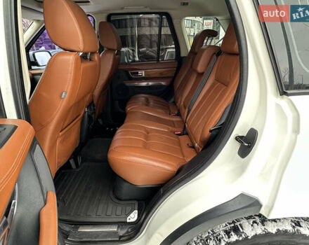 Білий Ленд Ровер Range Rover Sport, об'ємом двигуна 5 л та пробігом 171 тис. км за 12500 $, фото 30 на Automoto.ua