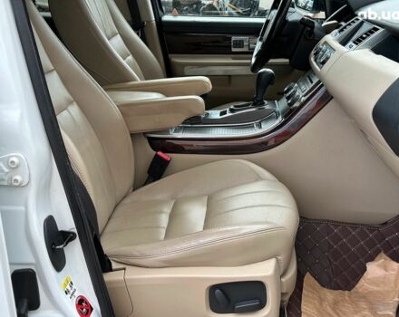 Білий Ленд Ровер Range Rover Sport, об'ємом двигуна 3 л та пробігом 310 тис. км за 13740 $, фото 25 на Automoto.ua