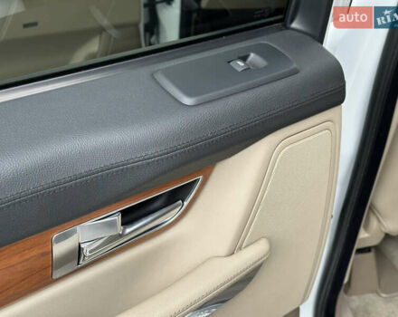 Білий Ленд Ровер Range Rover Sport, об'ємом двигуна 5 л та пробігом 120 тис. км за 13500 $, фото 36 на Automoto.ua