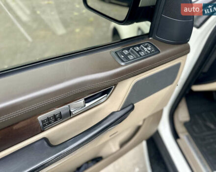 Білий Ленд Ровер Range Rover Sport, об'ємом двигуна 3 л та пробігом 208 тис. км за 15900 $, фото 12 на Automoto.ua