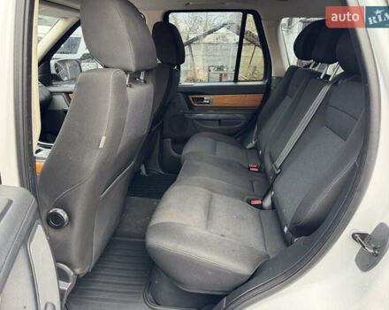 Белый Ленд Ровер Рендж Ровер Спорт, объемом двигателя 2.99 л и пробегом 320 тыс. км за 15000 $, фото 25 на Automoto.ua