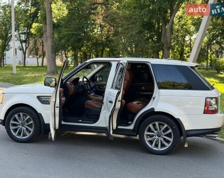 Білий Ленд Ровер Range Rover Sport, об'ємом двигуна 5 л та пробігом 179 тис. км за 13000 $, фото 8 на Automoto.ua