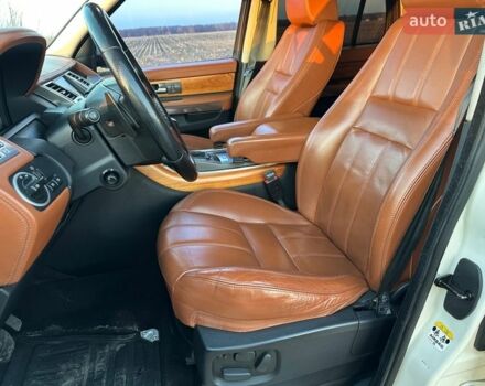 Білий Ленд Ровер Range Rover Sport, об'ємом двигуна 5 л та пробігом 171 тис. км за 16000 $, фото 17 на Automoto.ua