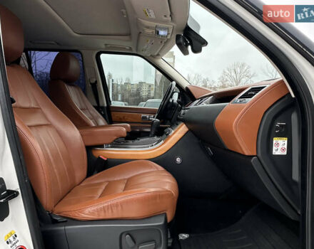 Білий Ленд Ровер Range Rover Sport, об'ємом двигуна 5 л та пробігом 171 тис. км за 12500 $, фото 32 на Automoto.ua