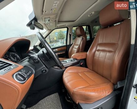 Білий Ленд Ровер Range Rover Sport, об'ємом двигуна 5 л та пробігом 212 тис. км за 12999 $, фото 9 на Automoto.ua