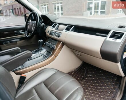Білий Ленд Ровер Range Rover Sport, об'ємом двигуна 5 л та пробігом 148 тис. км за 15500 $, фото 29 на Automoto.ua