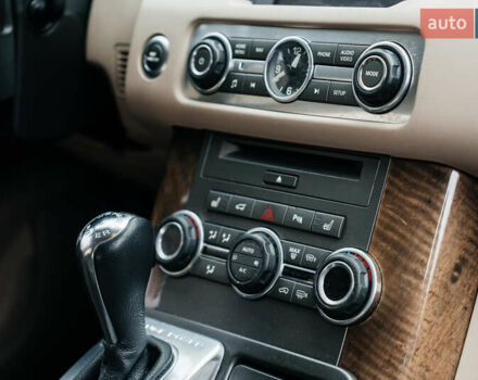 Білий Ленд Ровер Range Rover Sport, об'ємом двигуна 5 л та пробігом 147 тис. км за 15100 $, фото 11 на Automoto.ua