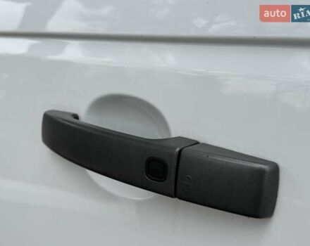 Белый Ленд Ровер Рендж Ровер Спорт, объемом двигателя 5 л и пробегом 212 тыс. км за 18900 $, фото 16 на Automoto.ua