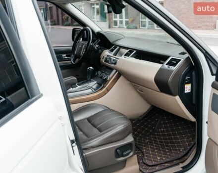 Білий Ленд Ровер Range Rover Sport, об'ємом двигуна 5 л та пробігом 148 тис. км за 15500 $, фото 22 на Automoto.ua
