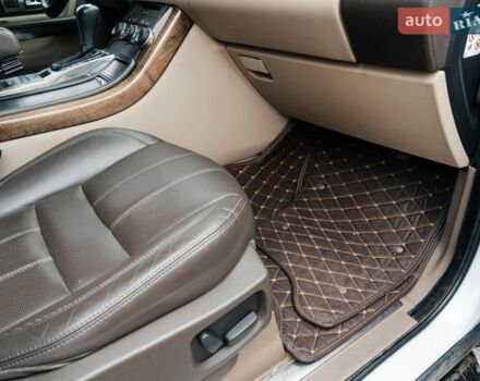 Білий Ленд Ровер Range Rover Sport, об'ємом двигуна 5 л та пробігом 148 тис. км за 15500 $, фото 33 на Automoto.ua