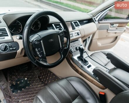 Білий Ленд Ровер Range Rover Sport, об'ємом двигуна 5 л та пробігом 148 тис. км за 15500 $, фото 26 на Automoto.ua