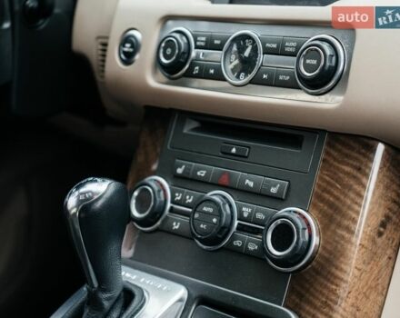 Білий Ленд Ровер Range Rover Sport, об'ємом двигуна 5 л та пробігом 148 тис. км за 15500 $, фото 24 на Automoto.ua