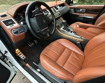 Білий Ленд Ровер Range Rover Sport, об'ємом двигуна 3 л та пробігом 213 тис. км за 15000 $, фото 18 на Automoto.ua
