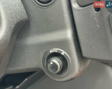 Білий Ленд Ровер Range Rover Sport, об'ємом двигуна 5 л та пробігом 212 тис. км за 12999 $, фото 18 на Automoto.ua