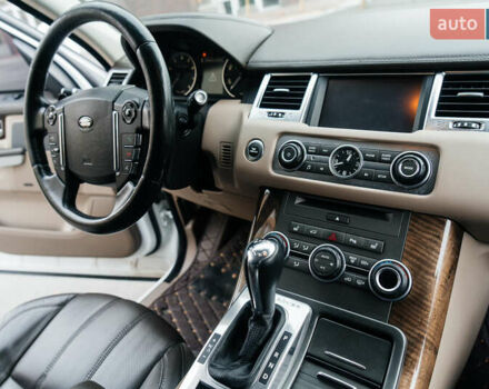 Білий Ленд Ровер Range Rover Sport, об'ємом двигуна 5 л та пробігом 147 тис. км за 15100 $, фото 8 на Automoto.ua