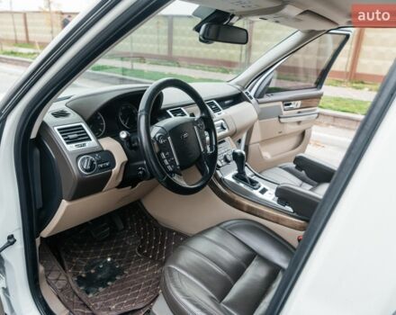 Білий Ленд Ровер Range Rover Sport, об'ємом двигуна 5 л та пробігом 148 тис. км за 15500 $, фото 27 на Automoto.ua