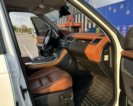 Белый Ленд Ровер Рендж Ровер Спорт, объемом двигателя 3 л и пробегом 284 тыс. км за 19500 $, фото 36 на Automoto.ua