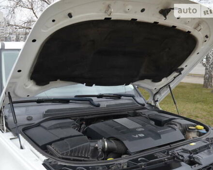 Білий Ленд Ровер Range Rover Sport, об'ємом двигуна 5 л та пробігом 209 тис. км за 13500 $, фото 87 на Automoto.ua