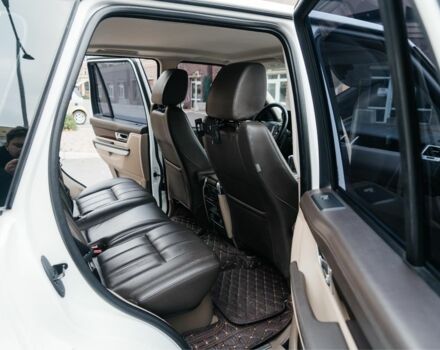 Білий Ленд Ровер Range Rover Sport, об'ємом двигуна 5 л та пробігом 147 тис. км за 15100 $, фото 9 на Automoto.ua