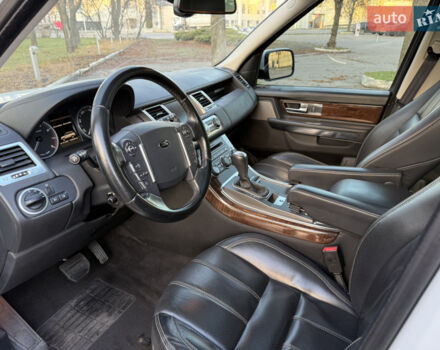 Білий Ленд Ровер Range Rover Sport, об'ємом двигуна 5 л та пробігом 156 тис. км за 14000 $, фото 10 на Automoto.ua