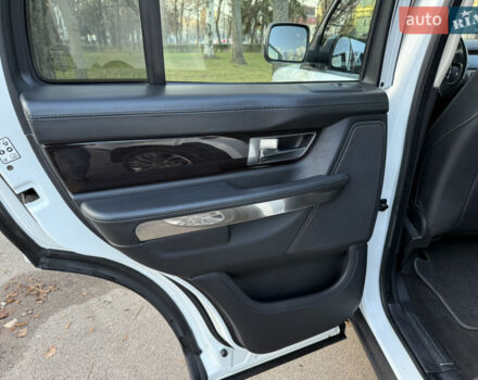 Білий Ленд Ровер Range Rover Sport, об'ємом двигуна 5 л та пробігом 156 тис. км за 14000 $, фото 17 на Automoto.ua