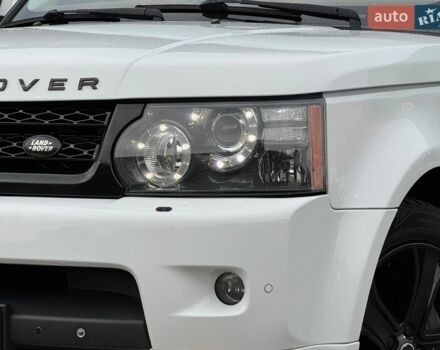 Білий Ленд Ровер Range Rover Sport, об'ємом двигуна 5 л та пробігом 181 тис. км за 12700 $, фото 11 на Automoto.ua