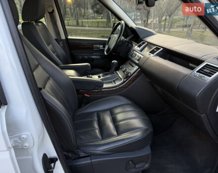 Білий Ленд Ровер Range Rover Sport, об'ємом двигуна 5 л та пробігом 156 тис. км за 14000 $, фото 11 на Automoto.ua
