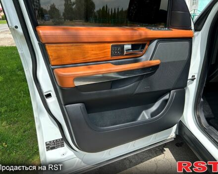 Белый Ленд Ровер Рендж Ровер Спорт, объемом двигателя 3 л и пробегом 167 тыс. км за 18500 $, фото 4 на Automoto.ua