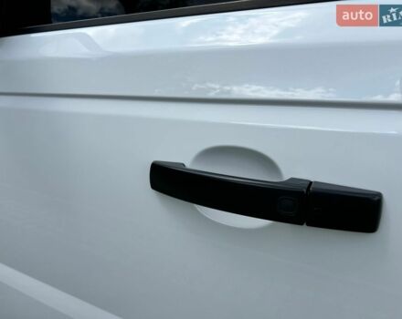 Білий Ленд Ровер Range Rover Sport, об'ємом двигуна 5 л та пробігом 150 тис. км за 14000 $, фото 19 на Automoto.ua