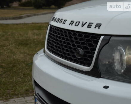 Білий Ленд Ровер Range Rover Sport, об'ємом двигуна 5 л та пробігом 209 тис. км за 13700 $, фото 27 на Automoto.ua