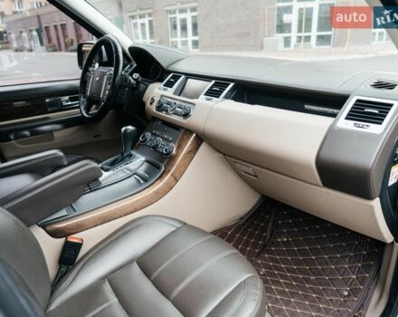 Білий Ленд Ровер Range Rover Sport, об'ємом двигуна 5 л та пробігом 148 тис. км за 15500 $, фото 29 на Automoto.ua