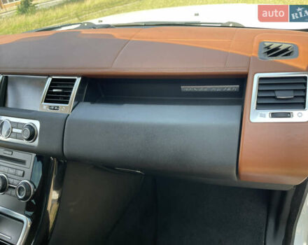 Белый Ленд Ровер Рендж Ровер Спорт, объемом двигателя 5 л и пробегом 170 тыс. км за 13500 $, фото 32 на Automoto.ua