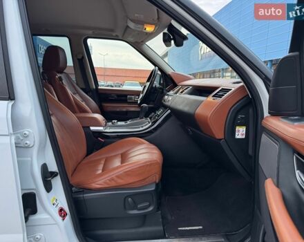 Білий Ленд Ровер Range Rover Sport, об'ємом двигуна 5 л та пробігом 181 тис. км за 12700 $, фото 17 на Automoto.ua