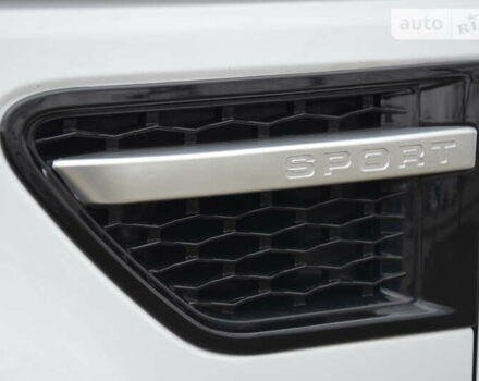 Білий Ленд Ровер Range Rover Sport, об'ємом двигуна 5 л та пробігом 209 тис. км за 13600 $, фото 35 на Automoto.ua
