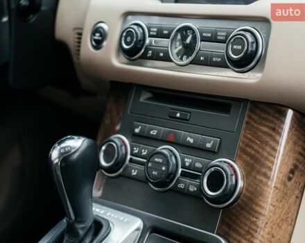 Білий Ленд Ровер Range Rover Sport, об'ємом двигуна 5 л та пробігом 148 тис. км за 15500 $, фото 24 на Automoto.ua
