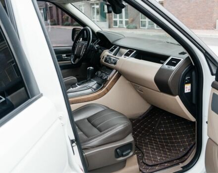 Білий Ленд Ровер Range Rover Sport, об'ємом двигуна 5 л та пробігом 147 тис. км за 15100 $, фото 10 на Automoto.ua