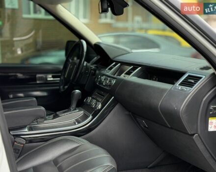 Білий Ленд Ровер Range Rover Sport, об'ємом двигуна 5 л та пробігом 149 тис. км за 14999 $, фото 9 на Automoto.ua