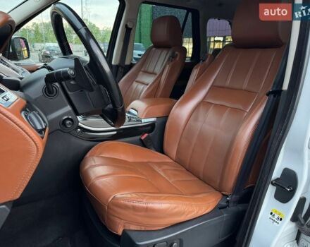 Білий Ленд Ровер Range Rover Sport, об'ємом двигуна 5 л та пробігом 181 тис. км за 12700 $, фото 38 на Automoto.ua