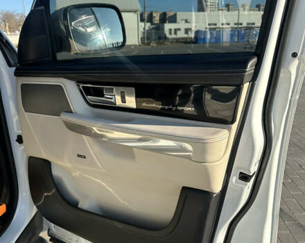 Білий Ленд Ровер Range Rover Sport, об'ємом двигуна 5 л та пробігом 132 тис. км за 18500 $, фото 41 на Automoto.ua