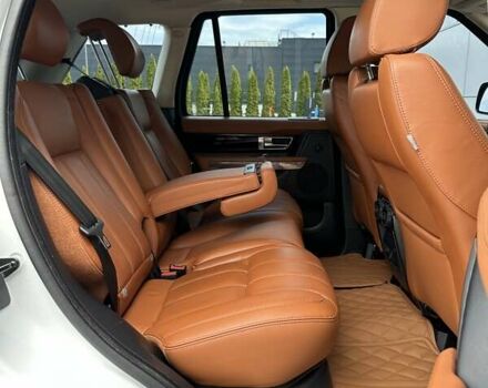 Білий Ленд Ровер Range Rover Sport, об'ємом двигуна 5 л та пробігом 331 тис. км за 12500 $, фото 27 на Automoto.ua