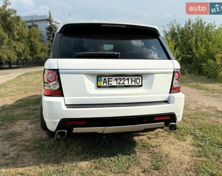 Білий Ленд Ровер Range Rover Sport, об'ємом двигуна 5 л та пробігом 227 тис. км за 12350 $, фото 28 на Automoto.ua
